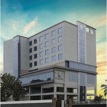 V 7 Hotel Chennai Bagian luar foto