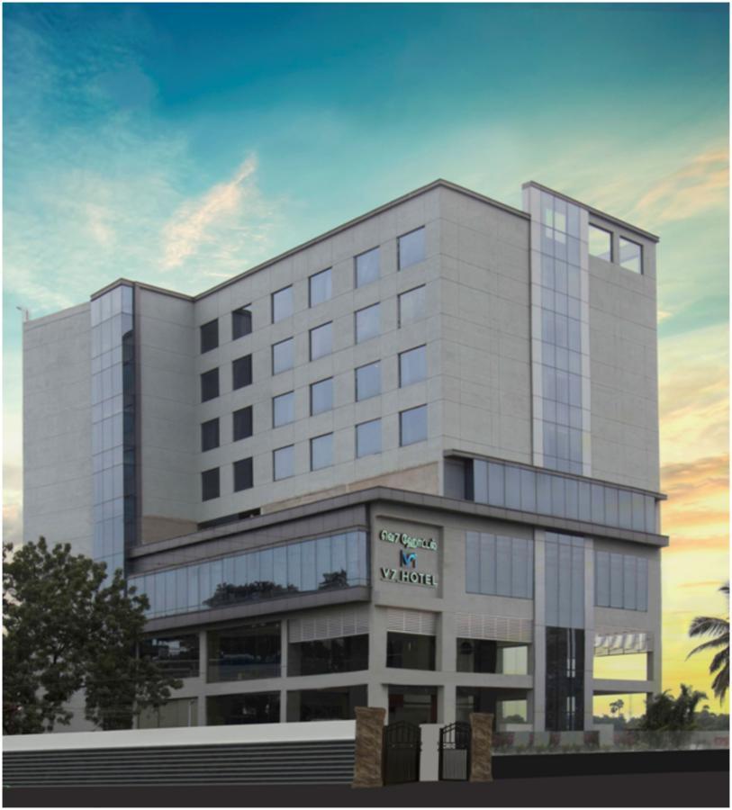 V 7 Hotel Chennai Bagian luar foto