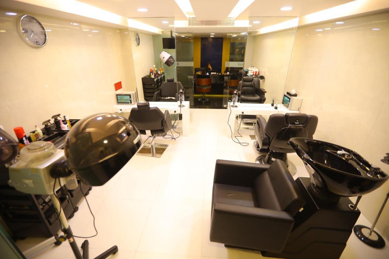 V 7 Hotel Chennai Bagian luar foto