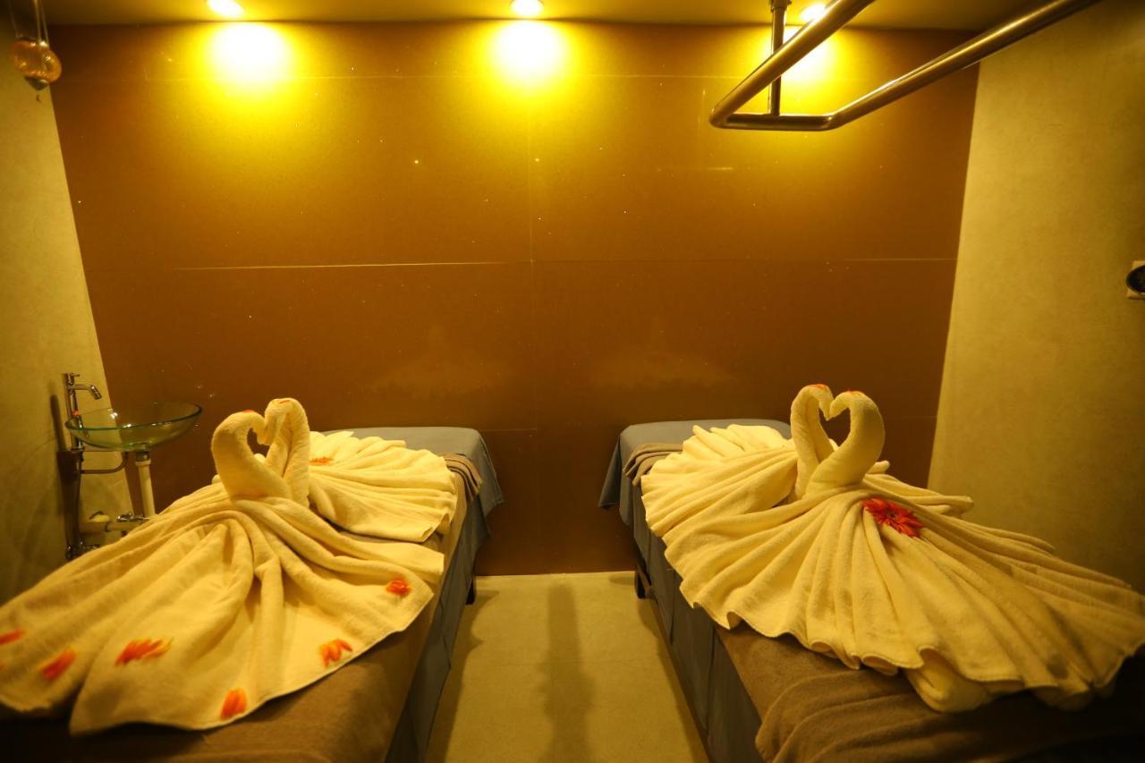 V 7 Hotel Chennai Bagian luar foto